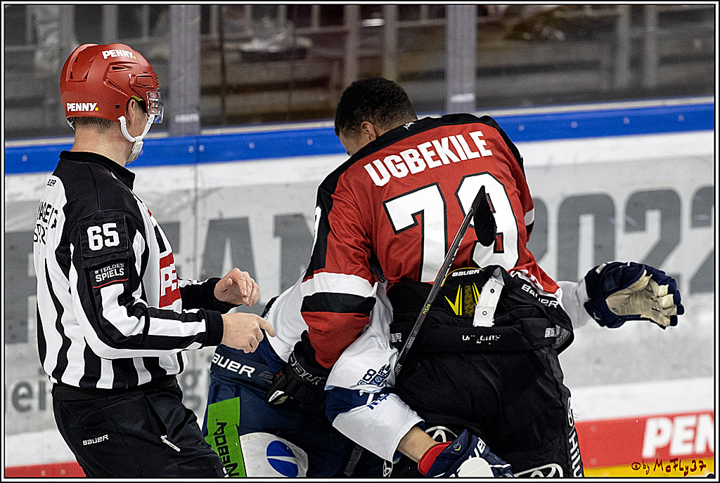 PENNY DEL;  Koelner Haie - Straubing Tigers; Koeln, 15.10.2021